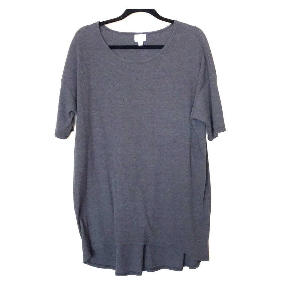 Lularoe T-shirt Style : Irma